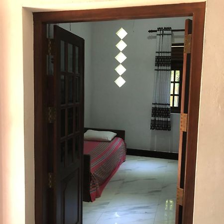 Sri Lankan Villa Elagawagoda Экстерьер фото